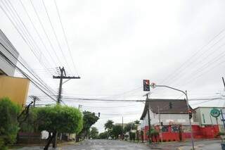 Tempo nublado é prenúncio de mais chuva neste sábado em Campo Grande. (Foto: Paulo Francis)