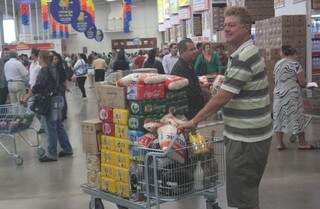 Com maior peso no orçamento doméstico, índice de preços de Alimentação e Bebidas teve alta de 1,24% (Foto: Marcos Ermínio)