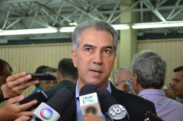 Governador inaugura nova sede dos Bombeiros em Sidrol&acirc;ndia