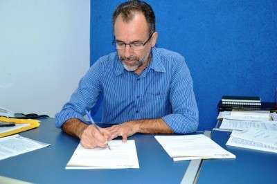 Para conter gastos e enfrentar a crise econ&ocirc;mica, prefeitura corta at&eacute; f&eacute;rias 
