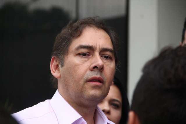 Bernal faz auditoria para pagar &quot;s&oacute; comissionado que trabalhou&quot;