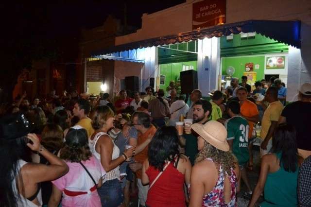 Automedica&ccedil;&atilde;o &eacute; um risco, mas o foli&atilde;o pode ter um kit para a folia