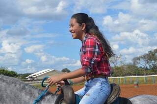 Ketlyn é apaixonada por cavalos desde a infância. (Foto: Thailla Torres)