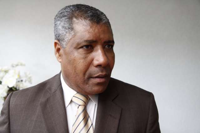 Com sinal de celular bloqueado, presos recorrem &agrave;s cartas, diz Agepen