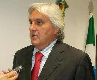 Senador comemora inclusão do Estado no PAC das Vias Urbanas. (Foto: Divulgação)