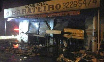 Laudo preliminar faz polícia descartar crime em incêndio que destruiu mercado