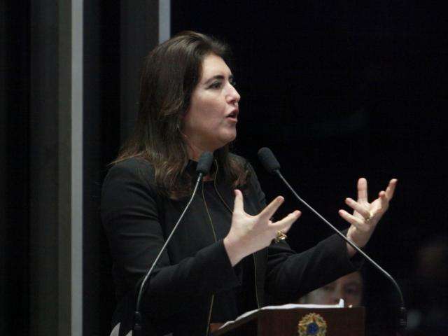 Simone Tebet &eacute; a primeira mulher a liderar a maior bancada do Senado
