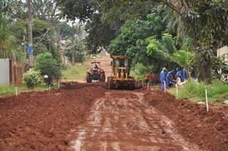 Sete frentes de trabalho atuam para concluir pavimentação e drenagem até o segundo semestre (Foto: Marcelo Calazans)