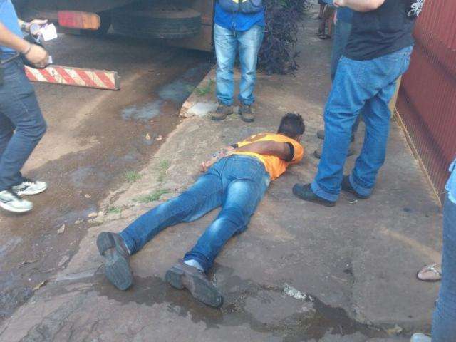Homem tenta assaltar mototaxista ap&oacute;s corrida, mas &eacute; detido por guarda civil