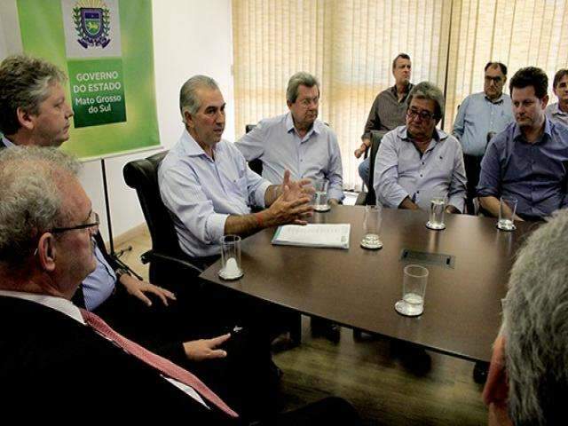 Frigor&iacute;fico se re&uacute;ne com Reinaldo e afirma querer reabrir unidade em MS