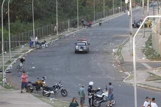 Encontro de motoqueiros, realizado no último domingo, terminou com a chegada da polícia. (Foto: Cleber Gellio)