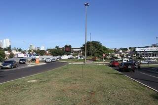 Prefeitura recebeu dinheiro há nove meses para resolver congestionamento em rotatória. (Foto: Arquivo)