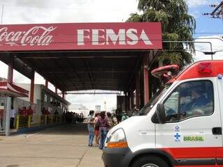 Vazamento de gás amônia assustou funcionários. (Foto: Simão Nogueira)