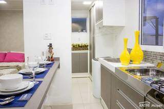 No estilo loft, a casa tem 24m² com cozinha e sala conjugadas