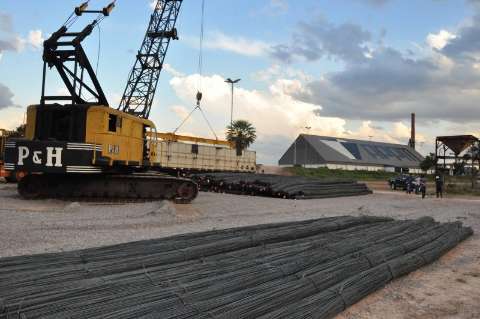 Porto reativado em MS recebe primeira carga de aço com destino a Bolívia