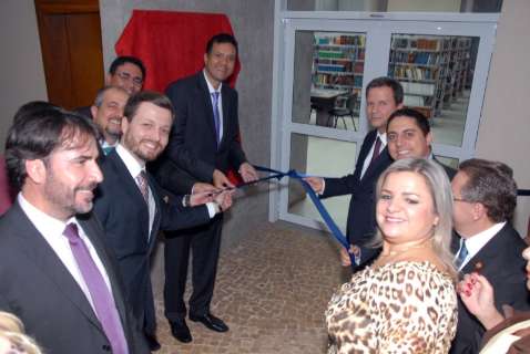 OAB/MS inaugura biblioteca com mais de 3 mil obras jurídicas e consulta virtual