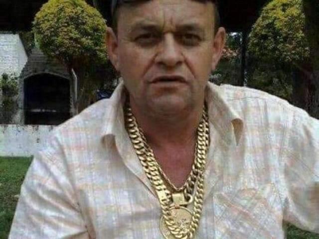 Fam&iacute;lia nega liga&ccedil;&atilde;o de homem morto na rua com crimes de pistolagem