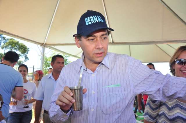 Bernal faz mais 10 contrata&ccedil;&otilde;es sem licita&ccedil;&atilde;o; C&acirc;mara vai investigar