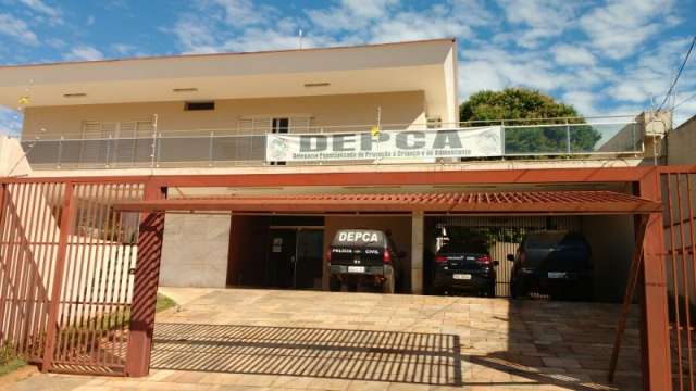 M&atilde;e nega agress&otilde;es e diz n&atilde;o saber como beb&ecirc; sofreu trauma na cabe&ccedil;a