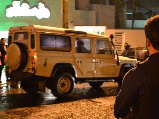 R&eacute;u por matar delegado chora, diz estar endividado e nega crime
