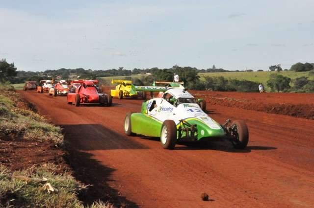 Brasileiro de velocidade na terra &eacute; o destaque no fim de semana esportivo