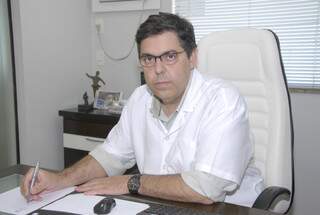 Augusto Brasil, presidente da Regional MS da Sociedade Brasileira de Dermatologia. (Foto: Divulgação)