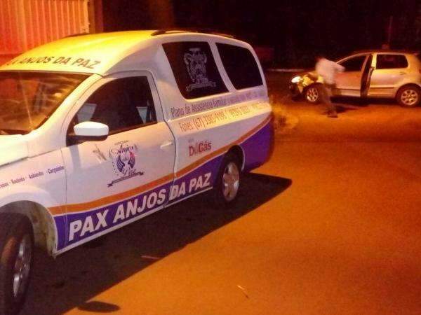 Motociclista morre ao ser atingido por ve&iacute;culo em cruzamento na Vila Ipiranga