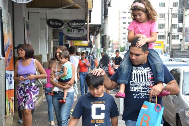 Confira o que abre e o que fecha neste feriado na Capital