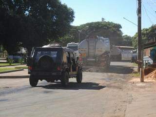 No trajeto de 400 km, alguns veículos devem ficar pelo caminho para atender demais municípios desabastecidos. (Foto: Paulo Francis)