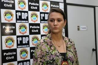 Delegada Ana Cláudia Medina conduz as investigações sobre as três mortes. (Foto: Marcelo Victor)