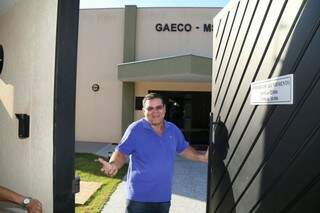 Paulo Pedra deixa a sede do Gaeco no dia 2 de setembro, foi foi prestar depoimento sobre cassação de Alcides Bernal (Foto: Fernando Antunes)