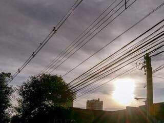 Sexta-feira será de céu parcialmente nublado em Campo Grande. (Foto: Henrique Kawaminami)