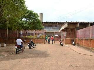 Fachada da escola Cejar, em Aquidauana (Foto: O Pantaneiro)