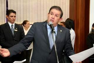 Deputado Eduardo Rocha (PMDB) durante sessão (Foto: ALMS/Divulgação)