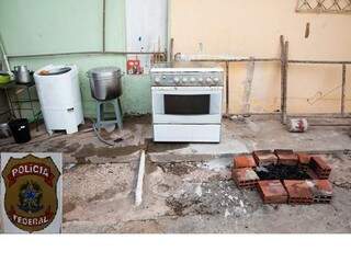 O espaço onde os sírios estavam era considerado inadequado, segundo a PF. (Foto: Divulgação/Polícia Federal)