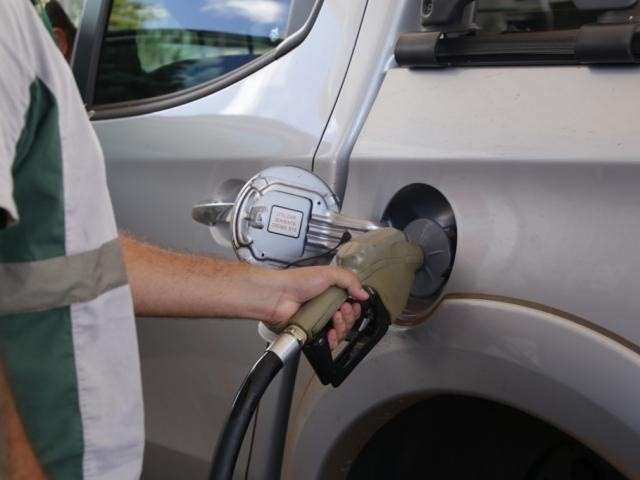 Gasolina ter&aacute; aumento de 3,5% e diesel 4,2%, anuncia Petrobras