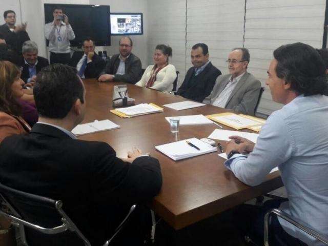 M&eacute;dicos rejeitam proposta e fazem novo pedido de reajuste &agrave; Prefeitura