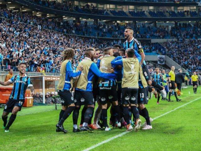 Libertad n&atilde;o se imp&otilde;e e perde por 2 a 0 para o Gr&ecirc;mio em Porto Alegre