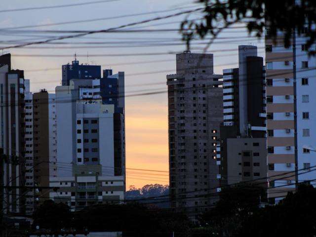 Instabilidade provoca chuva forte, mas term&ocirc;metros chegam a marcar 34&deg;C