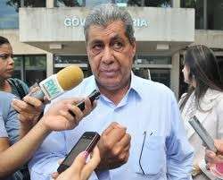 Governador derruba lei que cria comiss&atilde;o de transi&ccedil;&atilde;o, mas emenda garante ato