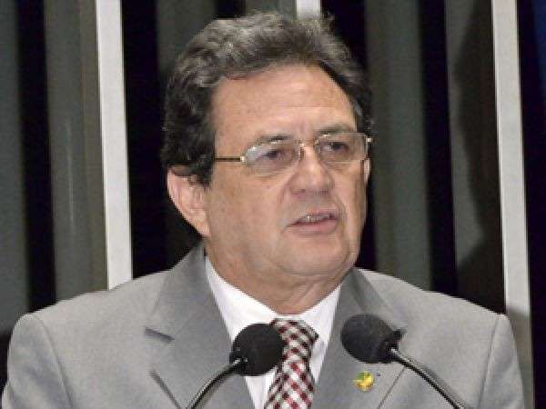 PMDB abre m&atilde;o de cargos federais e PT e PDT devem indicar nomes