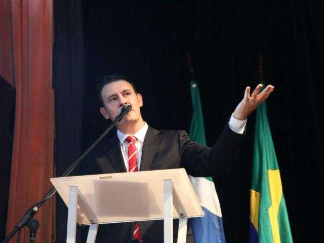 Em nome dos vereadores, Salineiro repete discurso de gratid&atilde;o e trabalho 