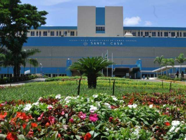 Santa Casa corta adicional por insalubridade e atendentes protestam