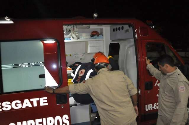 Jovem briga com o marido e &eacute; socorrida ap&oacute;s tentar se jogar de ponte