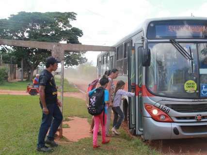 Ap&oacute;s reportagem, manuten&ccedil;&atilde;o ser&aacute; feita em pontos de &ocirc;nibus sem cobertura