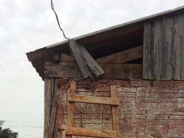 Bandidos arrombam igreja, quebram telhas e destroem imagem de santa 