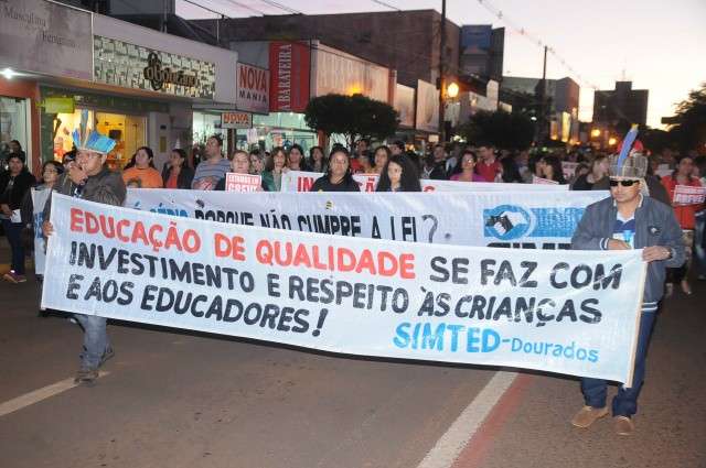 Sem negocia&ccedil;&atilde;o, greve dos professores municipais segue nesta sexta 