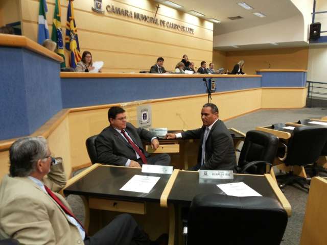 Sem qu&oacute;rum, C&acirc;mara &ldquo;esquece&rdquo; projetos e debate vexame na Copa