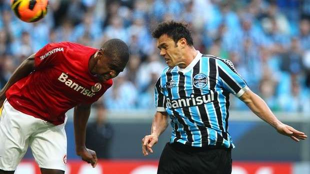 Gr&ecirc;mio x Internacional: cl&aacute;ssico ga&uacute;cho termina com empate e tr&ecirc;s expuls&otilde;es
