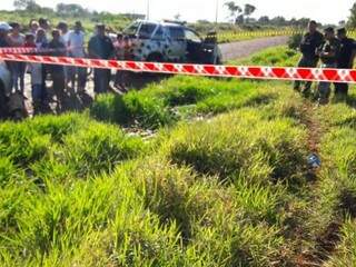 Corpos foram encontrados em estrada vicinal de cidade da fronteira (Foto: Leo Veras/Porã News)